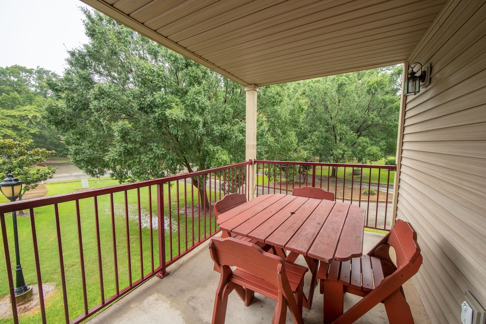 Holiday Inn Club Vacations Fox River Resort at Sheridan 21/47