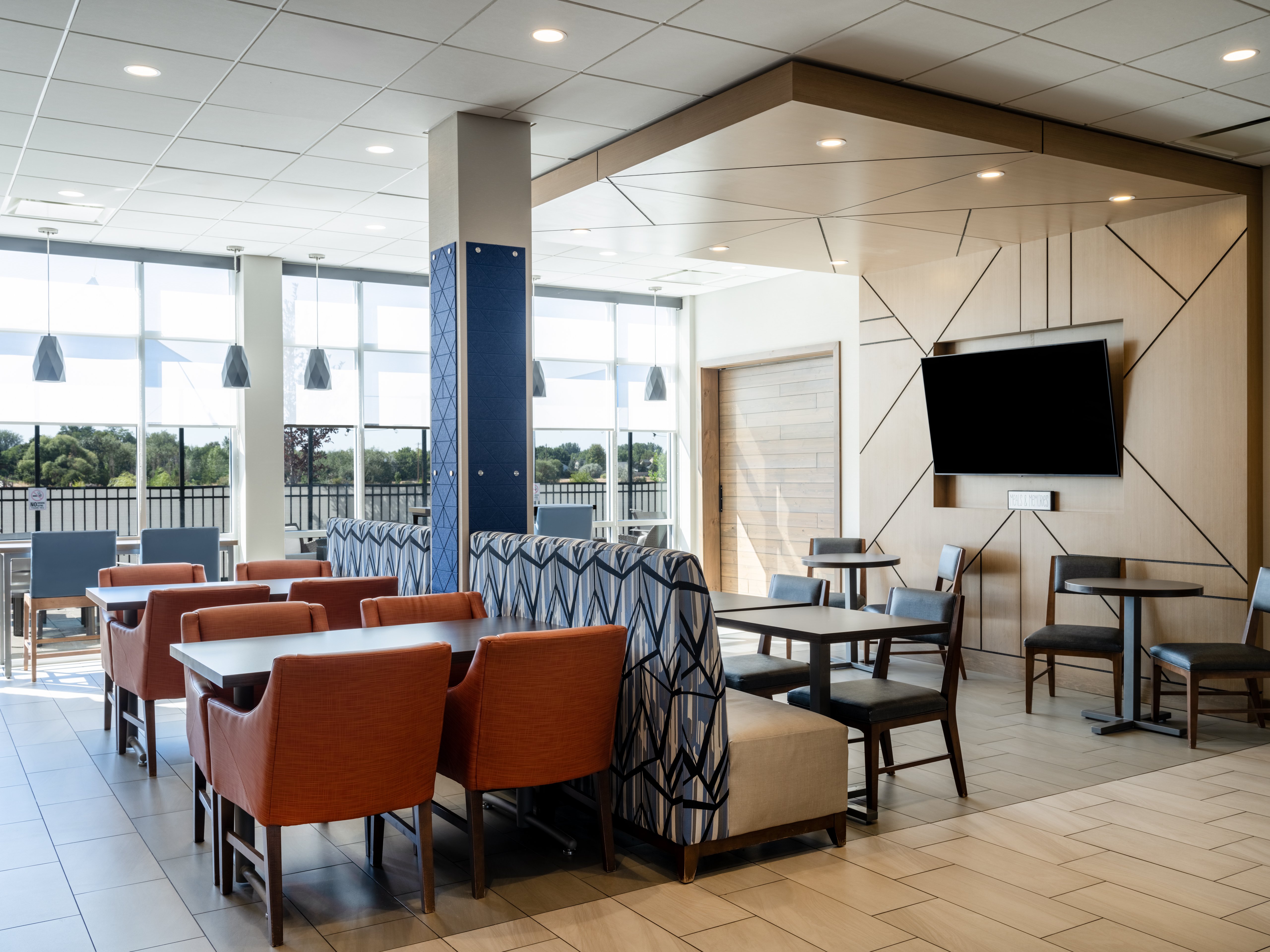 Holiday Inn Express & Suites - Meridian - Boise West, an IHG Hotel 26/27
