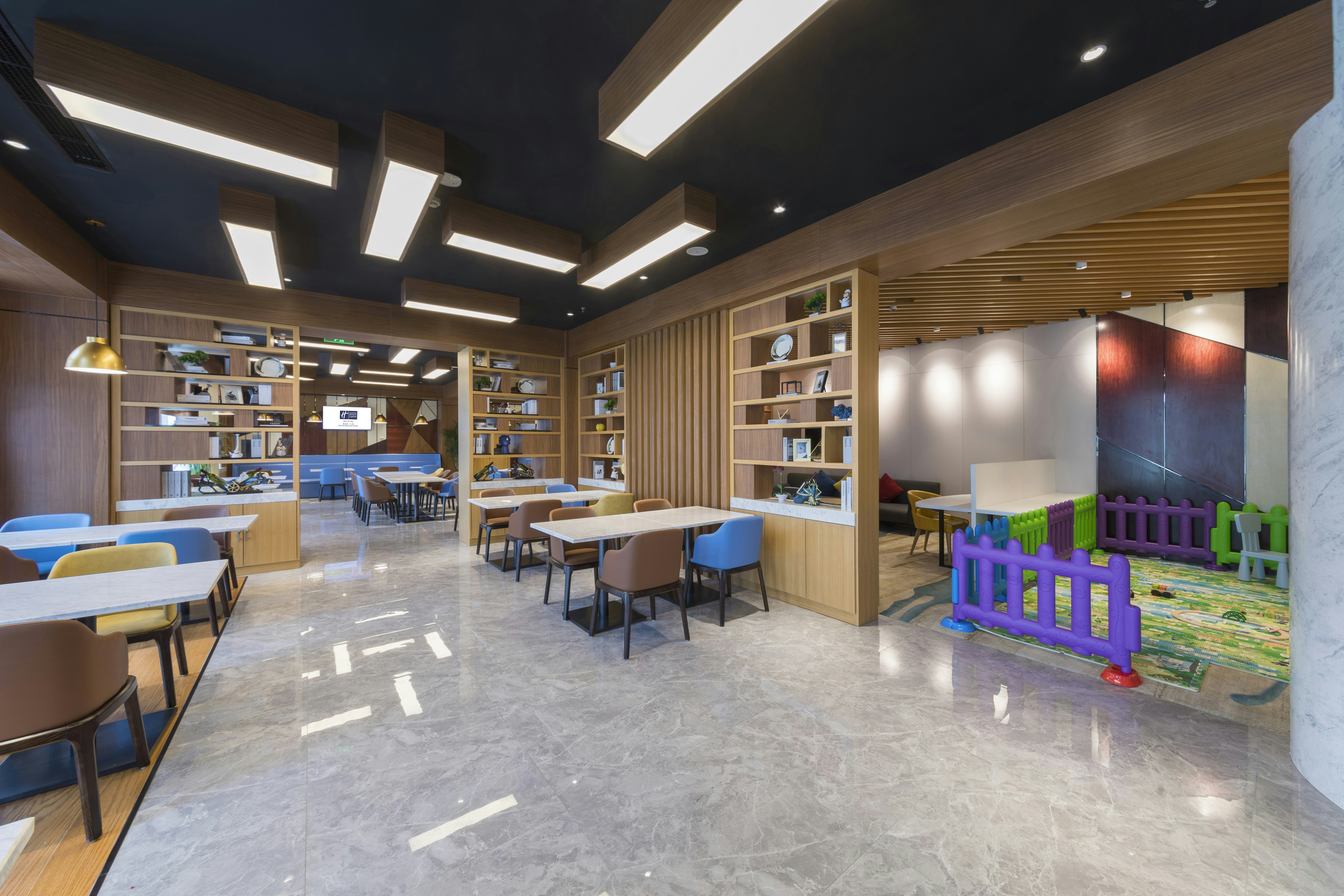Holiday Inn Express Qingdao Chengyang Central 39/59