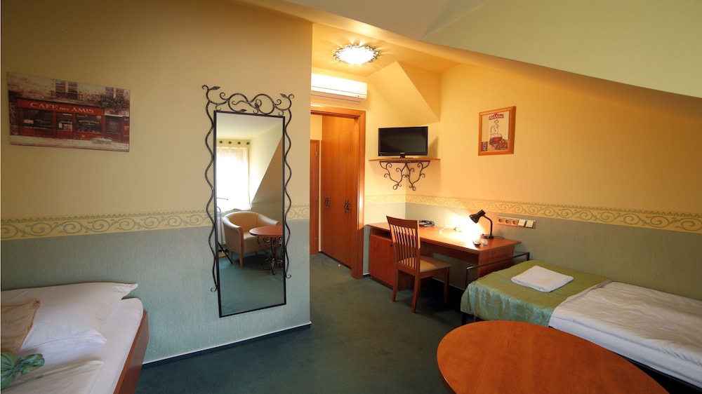 Hotel Roudna 32/69