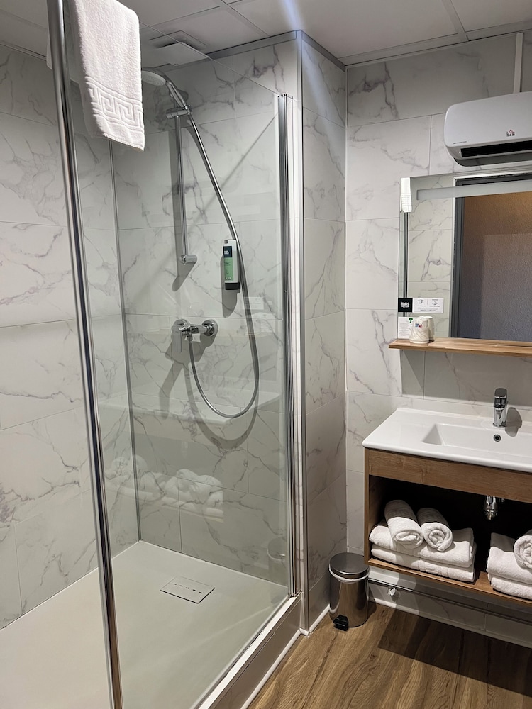 HOTEL MEDITERRANEE 40/42