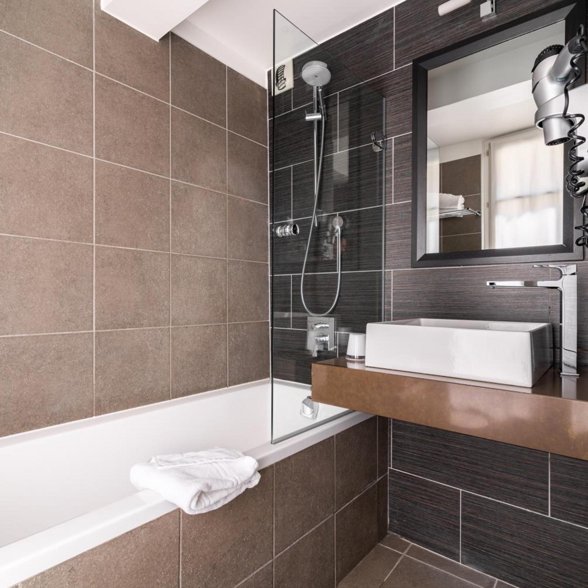 Petite, Twin Beds، Hotel Duo 4/7