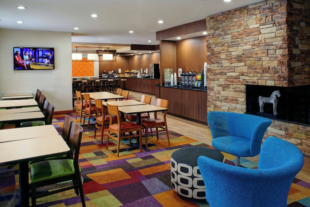 Fairfield Inn Suites By Marriott Detroit Farmington Hills 36/49