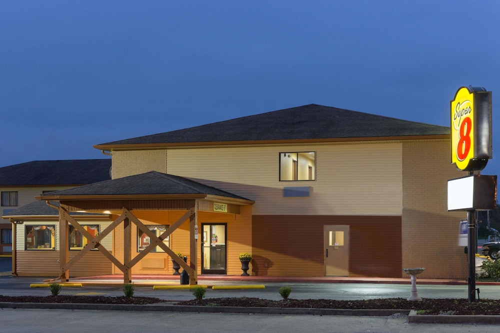 Super 8 By Wyndham Richmond KY 5/40