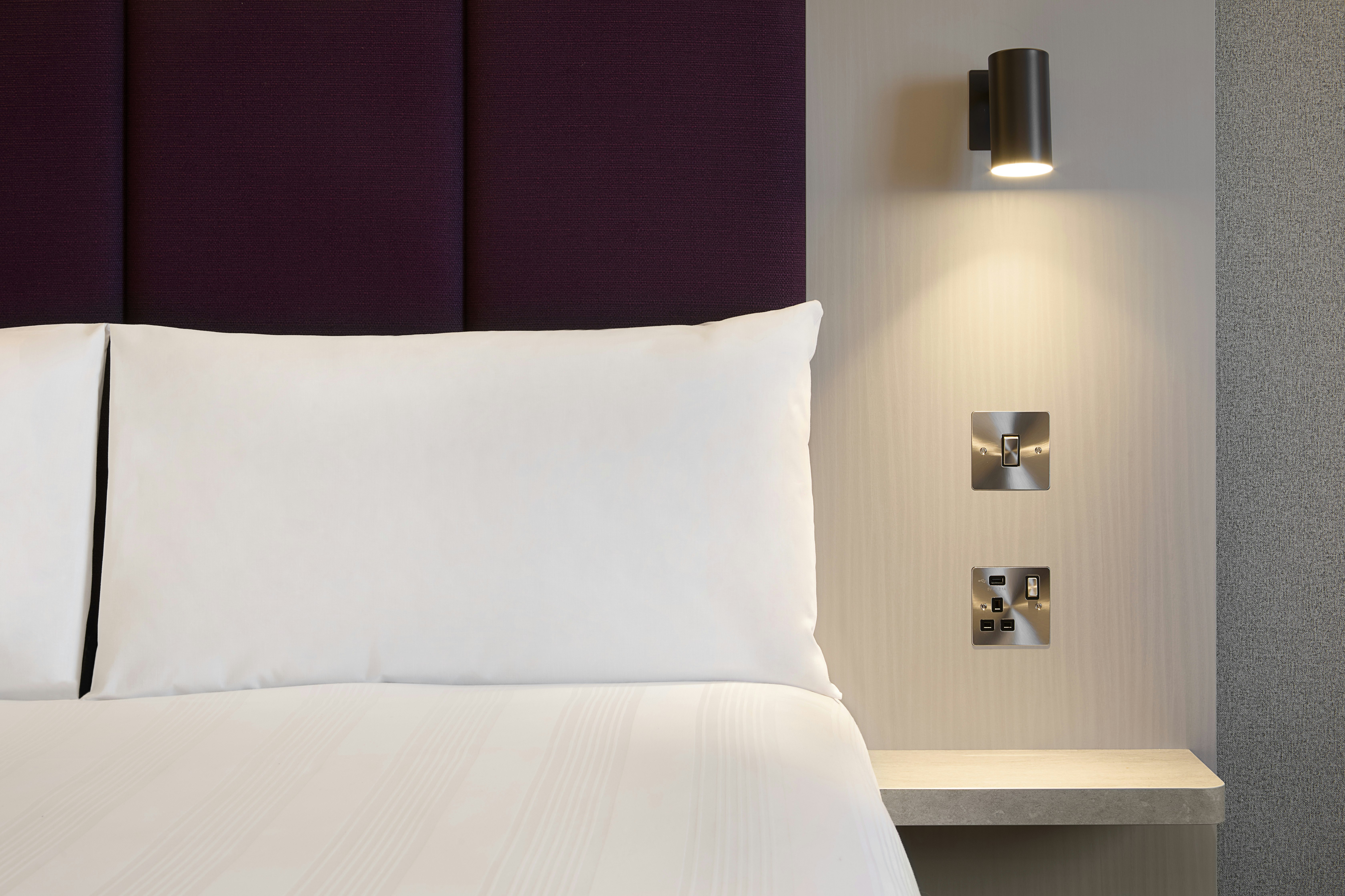 Premier Inn Southampton City Centre West Quay 25/51