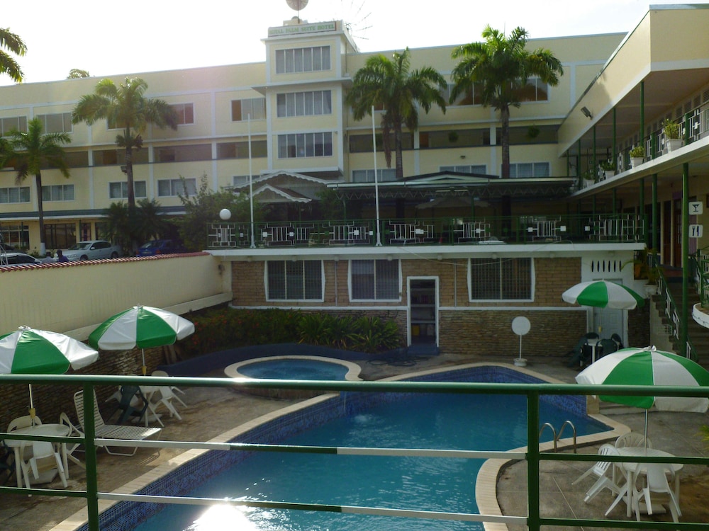 Royal Palm Suite Hotel 6/40