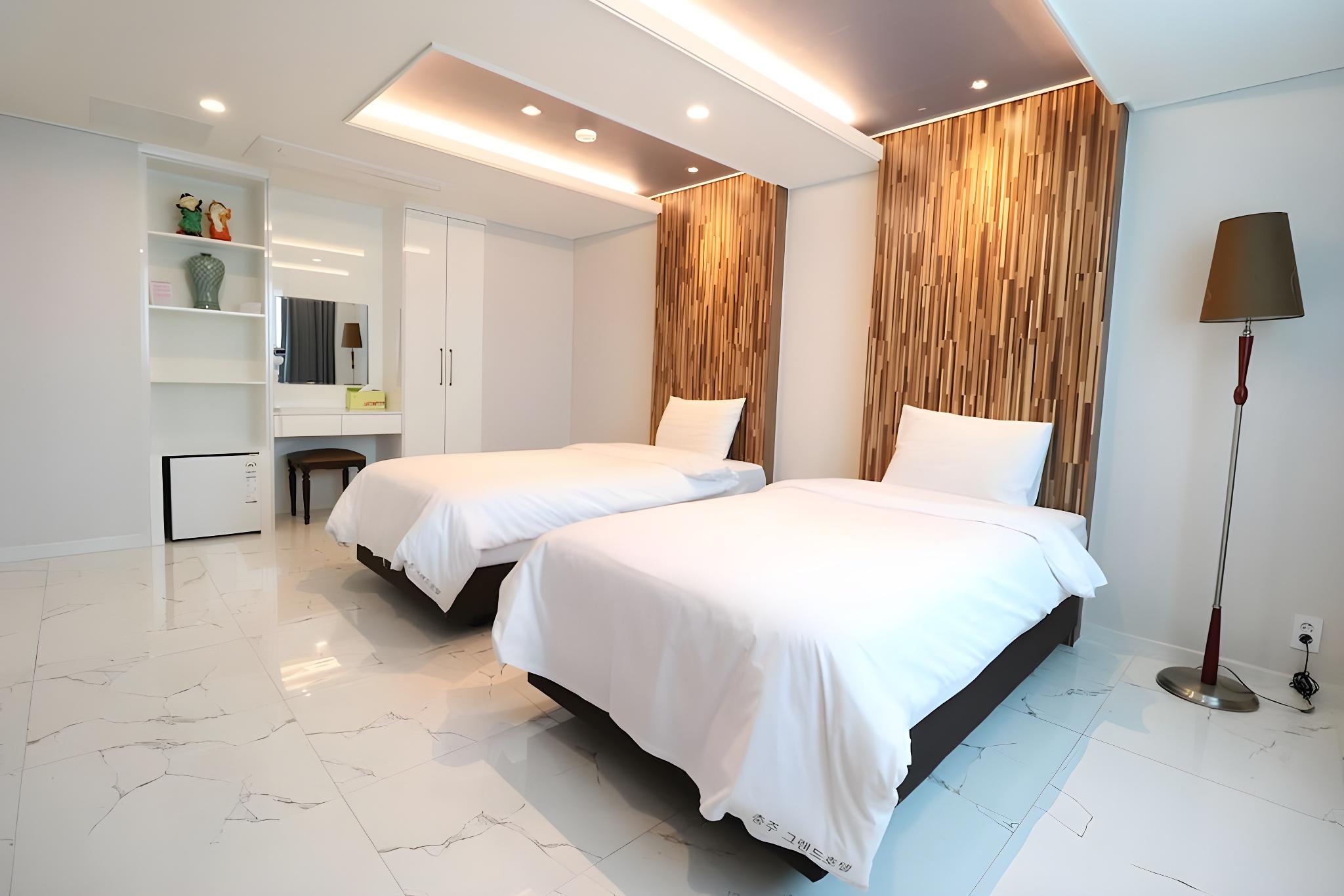 Chungju Grand Hotel 13/36