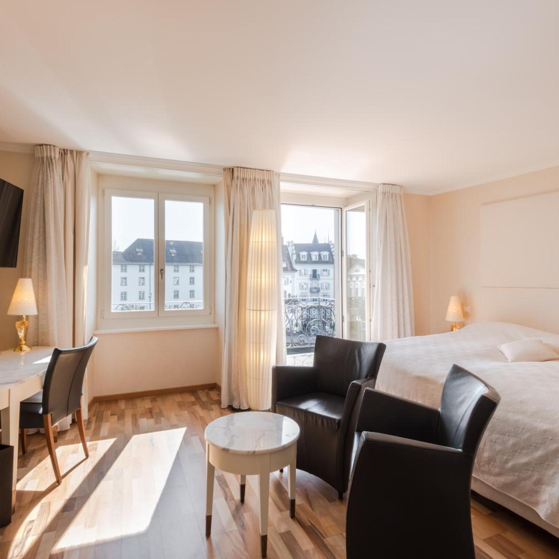 غرفة ثلاثية بإطلالة على النهر، Hotel des Balances 7/8
