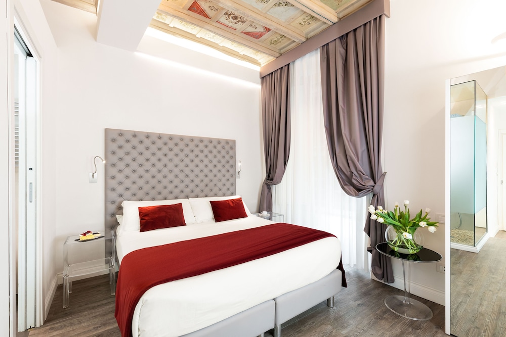 SUPERIOR, DOUBLE OR TWIN BED