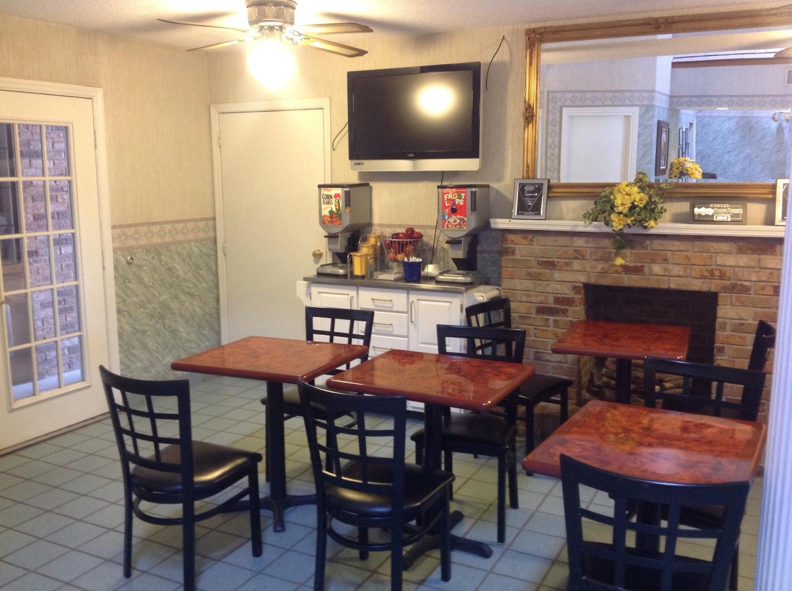 Americas Best Value Inn Blue Ridge 18/23