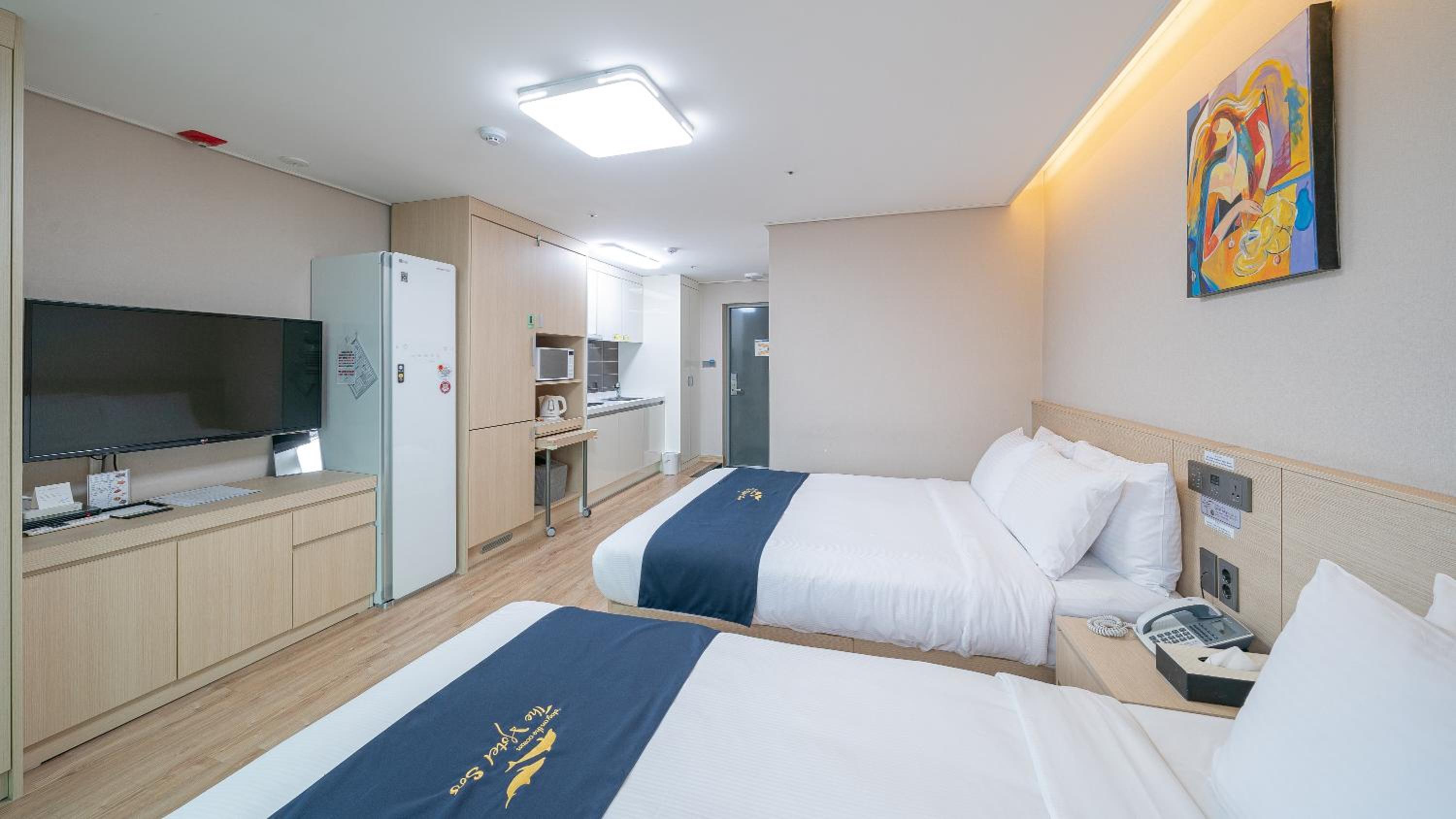 Deluxe, 1 Double and 1 Single Bed, Bridge View