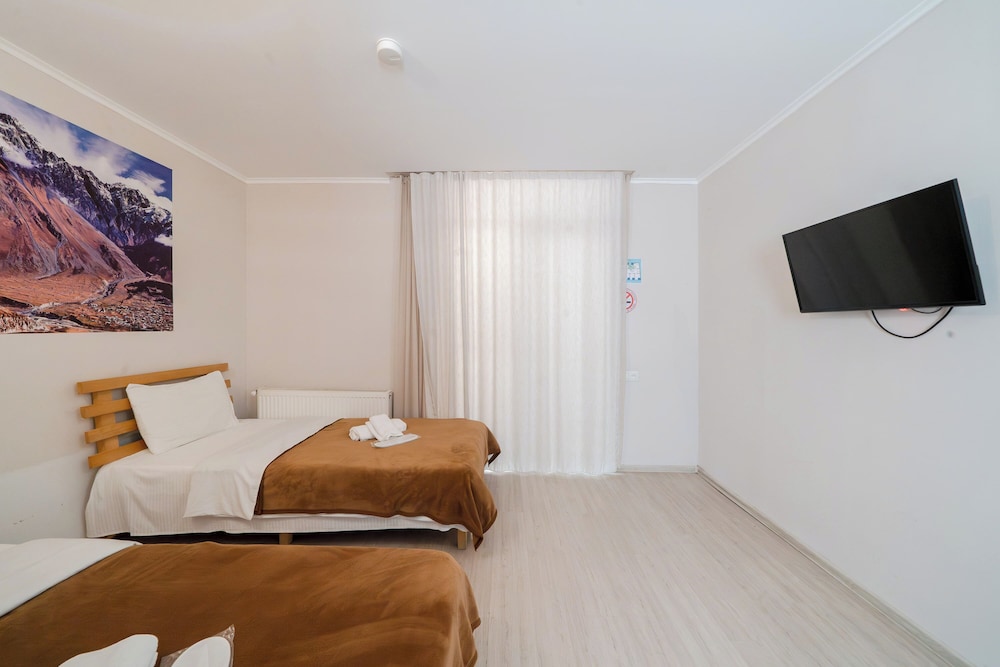 BASIC, TWIN BEDS