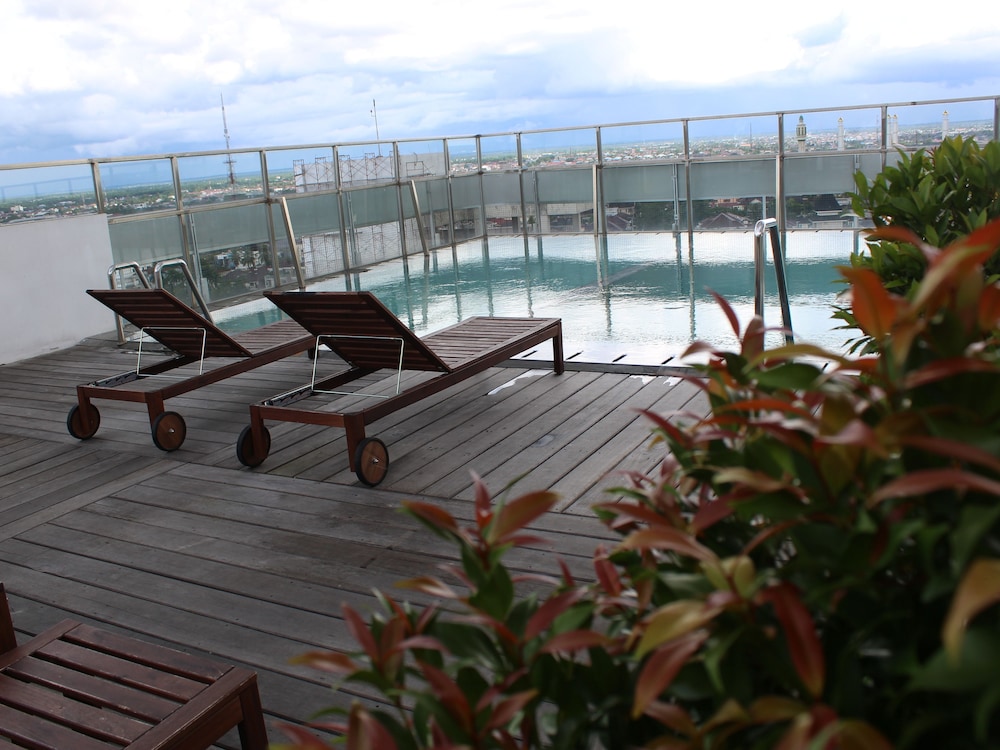 Harris Hotel Pontianak 30/50