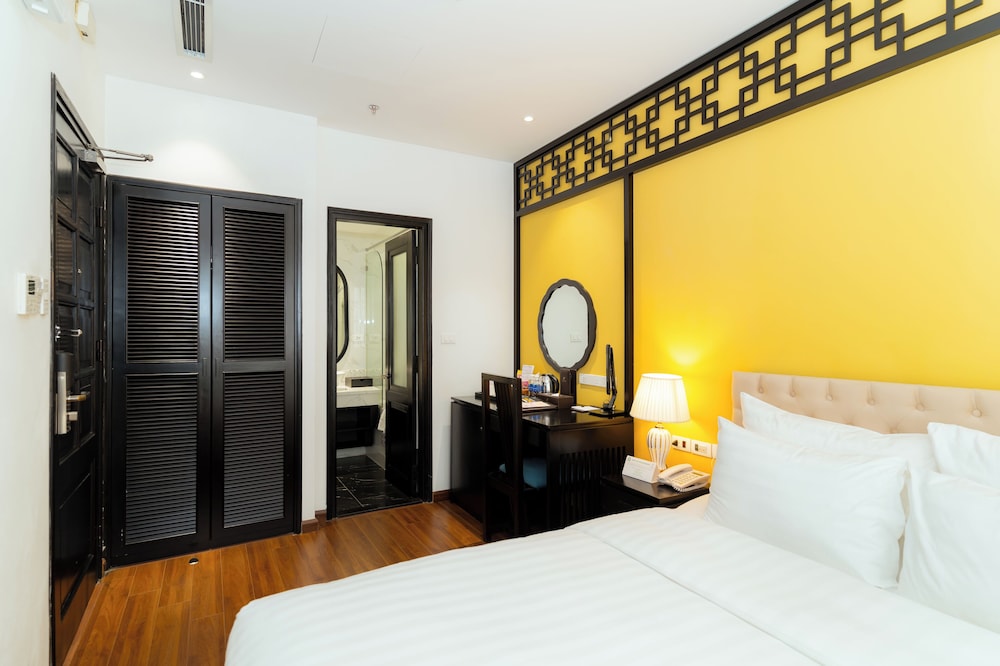 DELUXE, DOUBLE BED