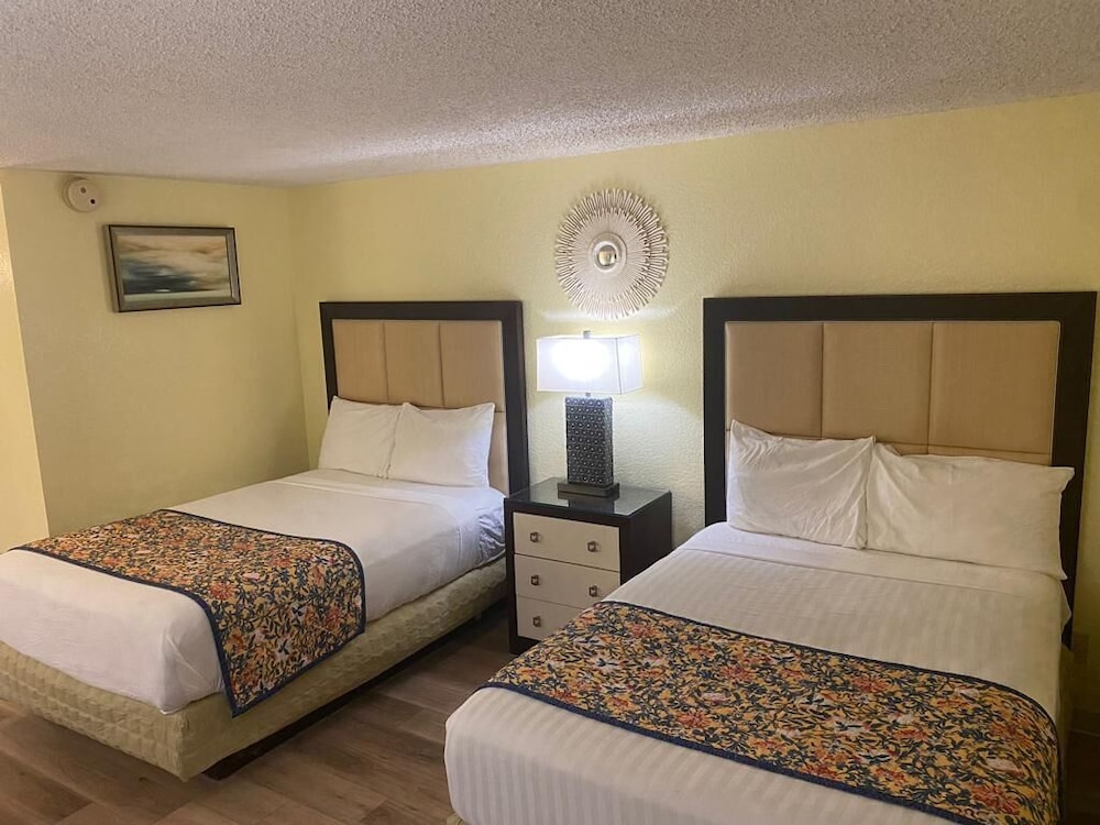Lincoln Inn Express Hotel And Suites 6/28