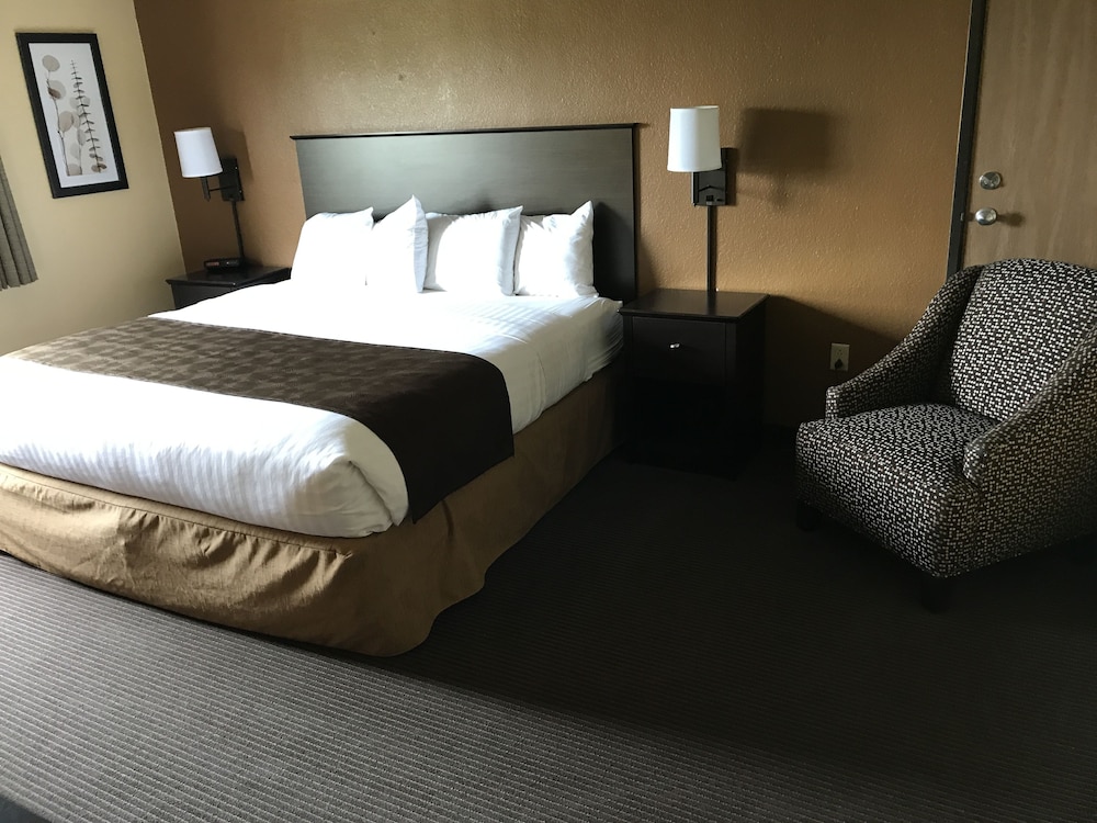 Americinn By Wyndham West Bend 6/40