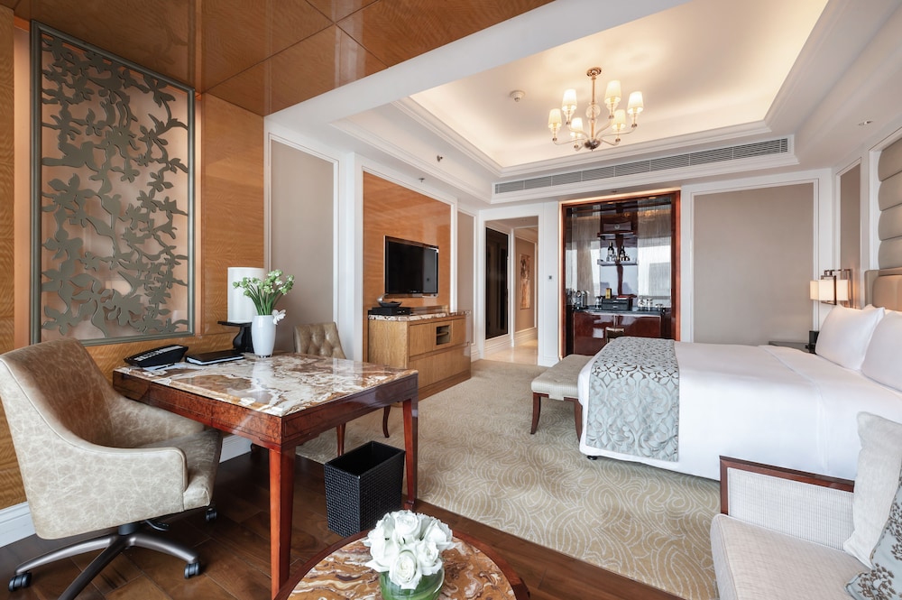 Ritz Carlton Chengdu 54/66