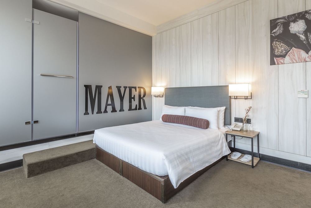 Mayer Inn 23/66