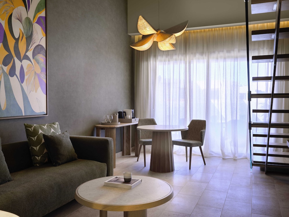 APHI KALLI Resort 48/65