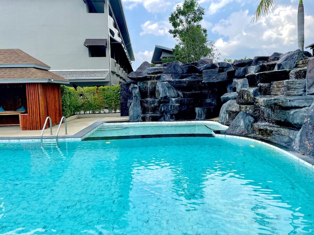 Hideaway Resort 27/32