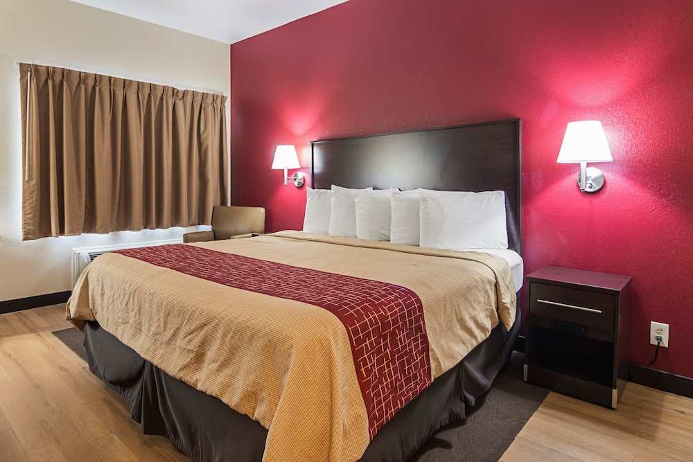 Red Roof Inn & Suites Lake Orion/Auburn Hills 9/37
