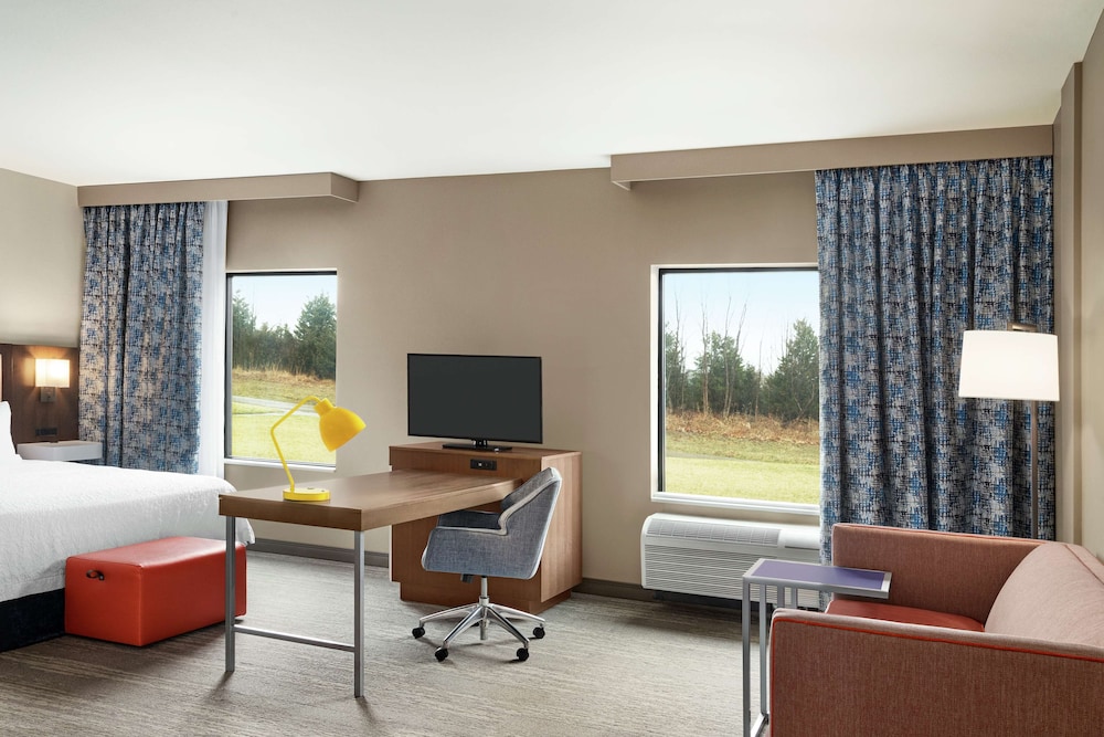 Hampton Inn Suites Overland Park South Ks 37/44