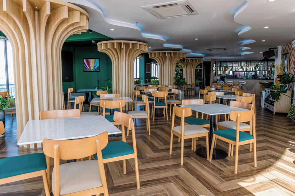The Palms Hotel 40/55
