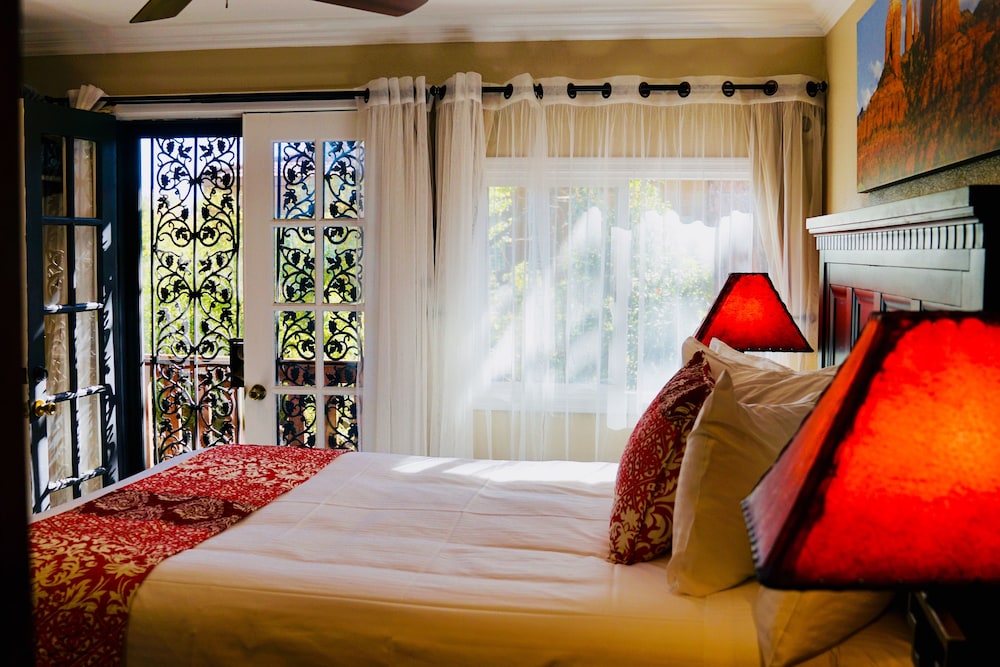 Lantern Light Inn - Romantic Getaway 33/68