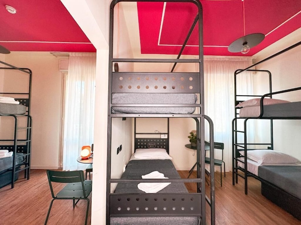 MIXED DORM, 6 BEDS