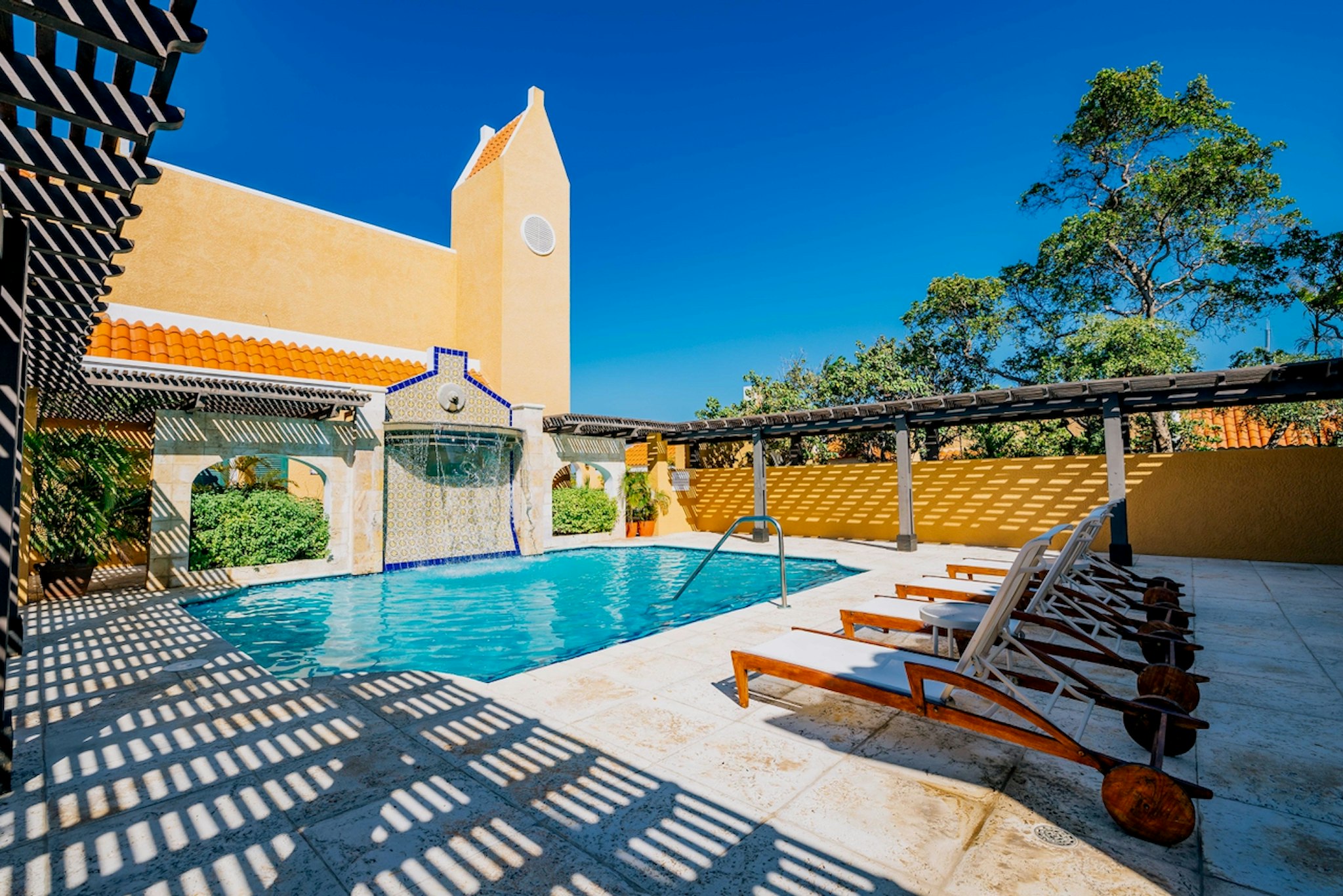 Harbour Village Beach Club 66/75