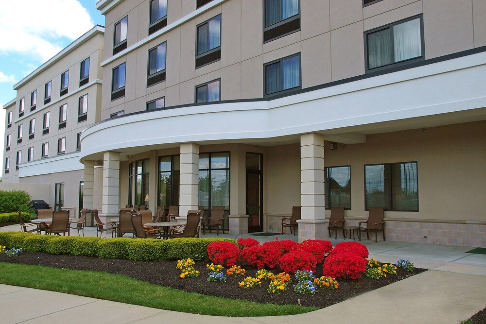Courtyard By Marriott Republic Aprt Long Island Farmingdale 3/71