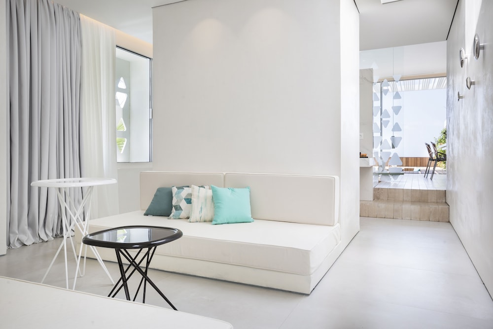 Mykonos Dove Beachfront Hotel 41/73