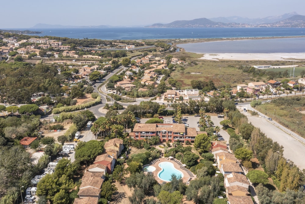 RESIDENCE PIERRE AND VACANCES LE HAMEAU DE LA PINÈDE 69/74
