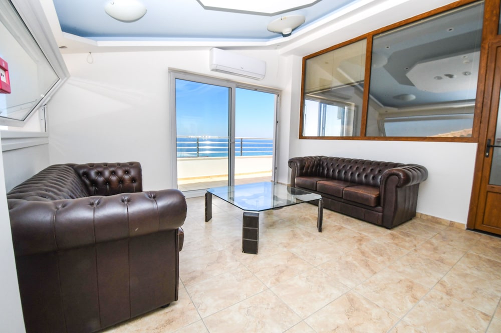 Nefeli Beach 23/44