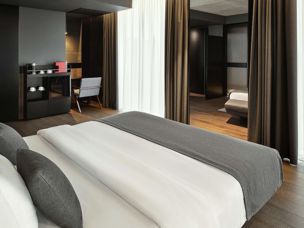 Executive, King Bed, Movenpick Zagreb 4/7