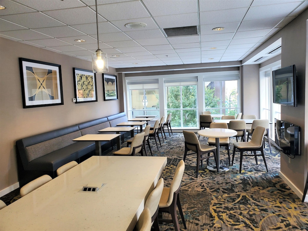 Residence Inn Atlanta Downtown By Marriott 37/39