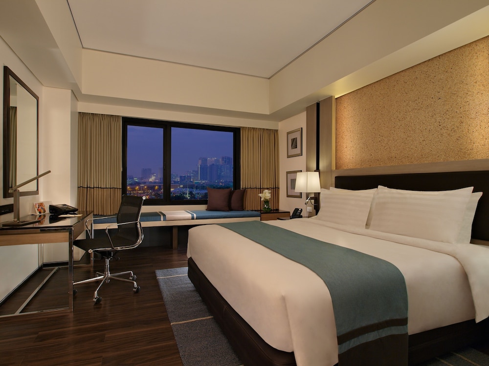 Seda Bonifacio Global City 16/48