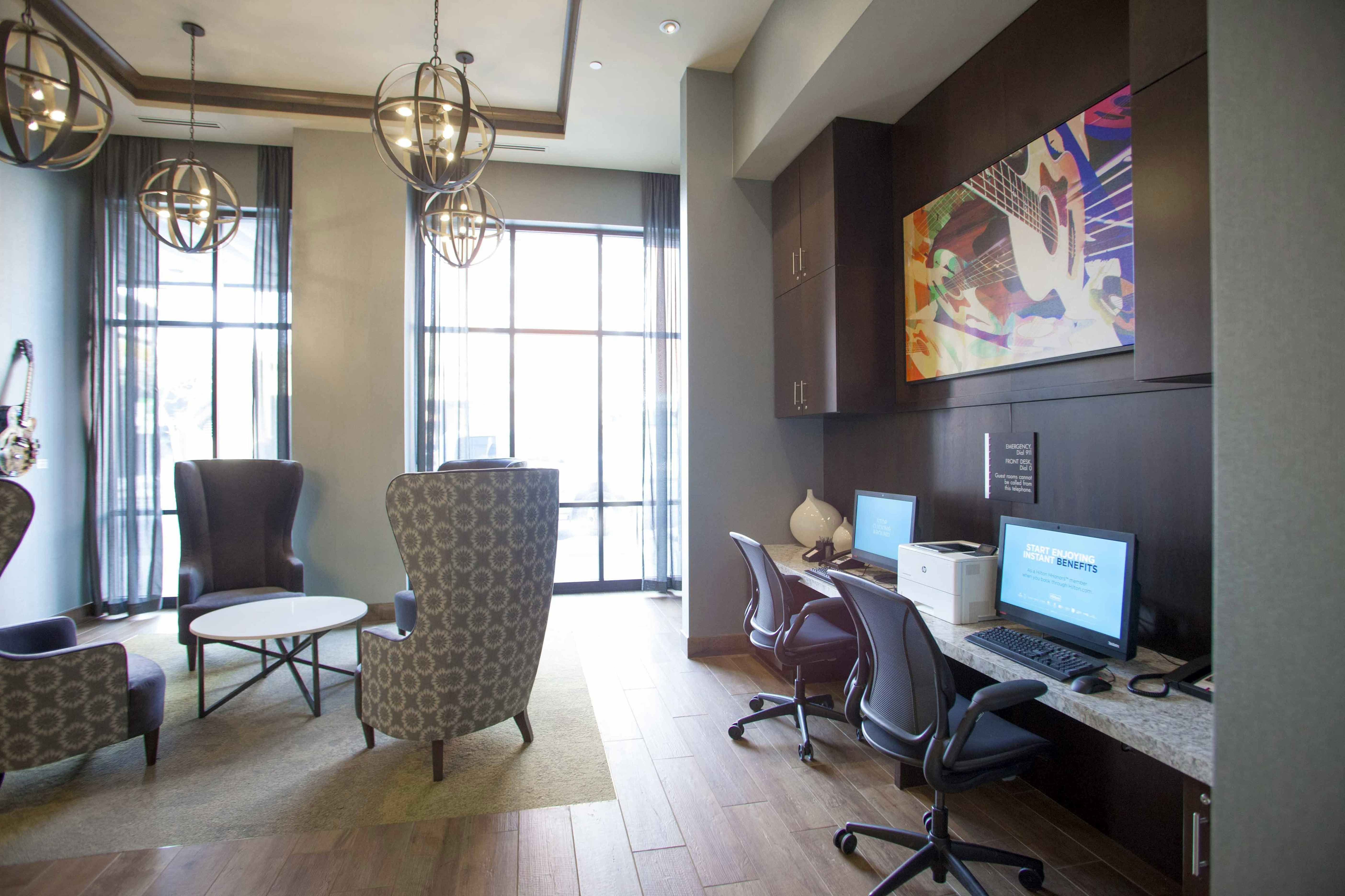 Hampton Inn Suites St Paul Downtown 64/70