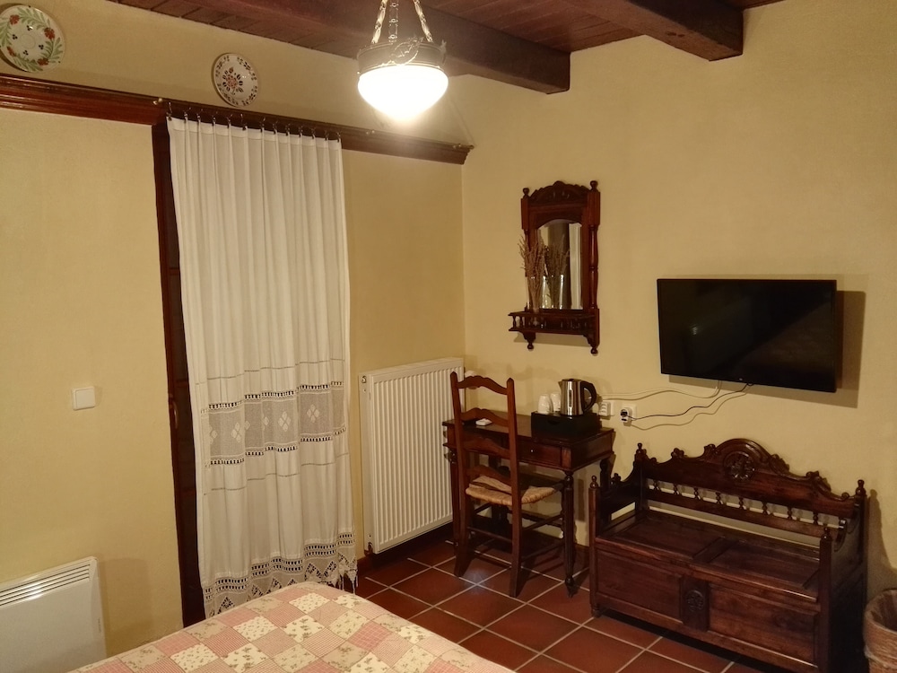 Viraggas Traditional Hotel 27/50