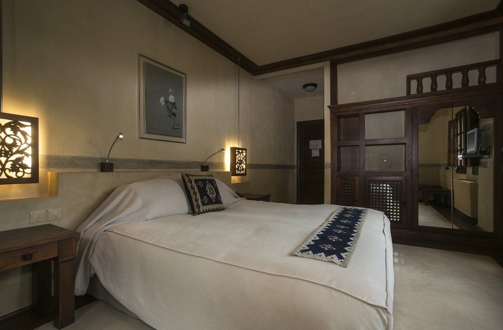 Katogi Averoff Hotel Vinery 9/45