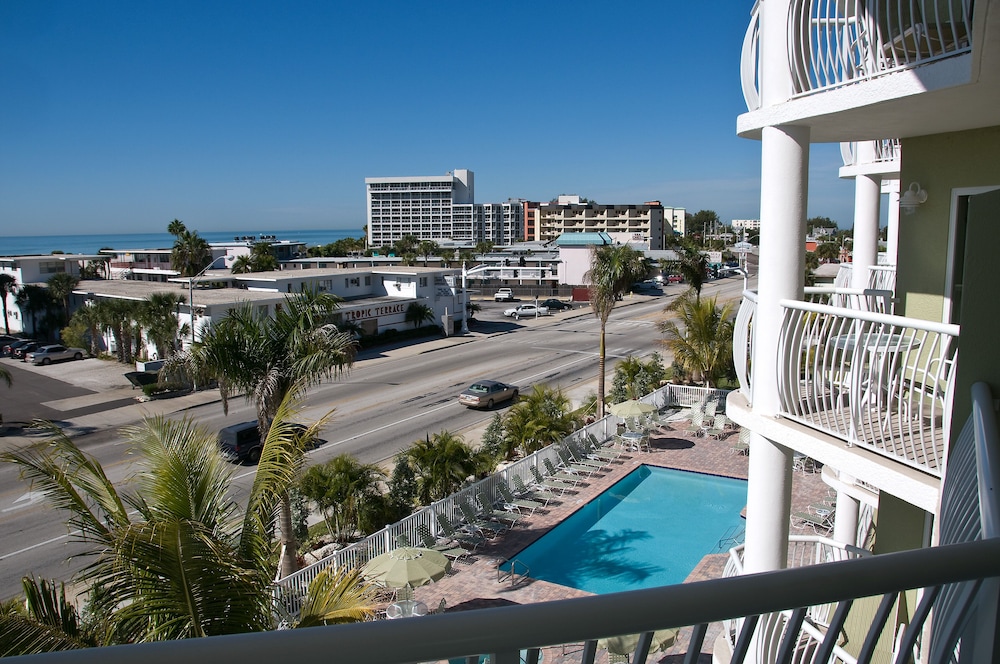 Crystal Palms Beach Resort 3/50