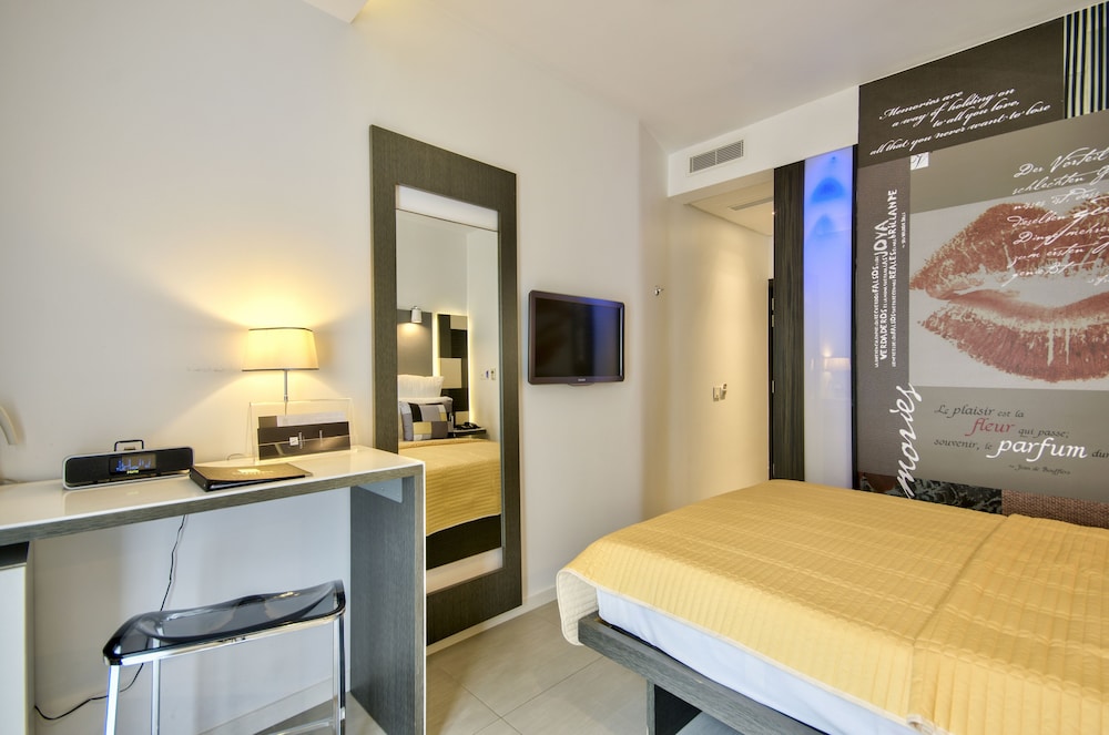Valentina Hotel 6/50