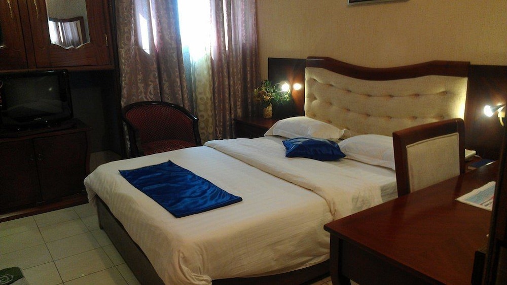 Sun Beach Hotel 11/50
