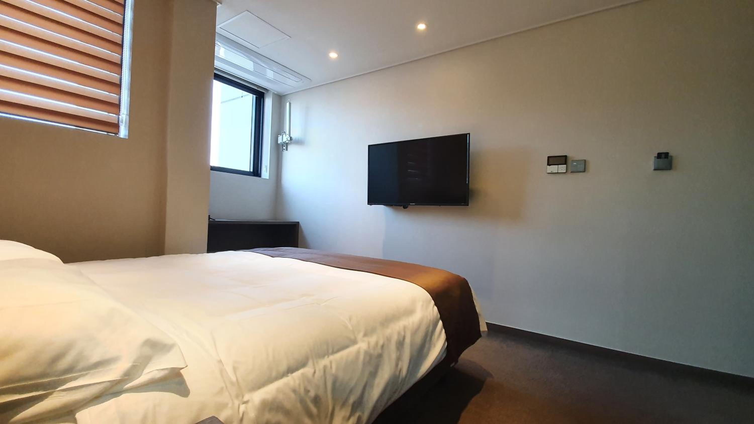 Grand Millions Hotel 11/42