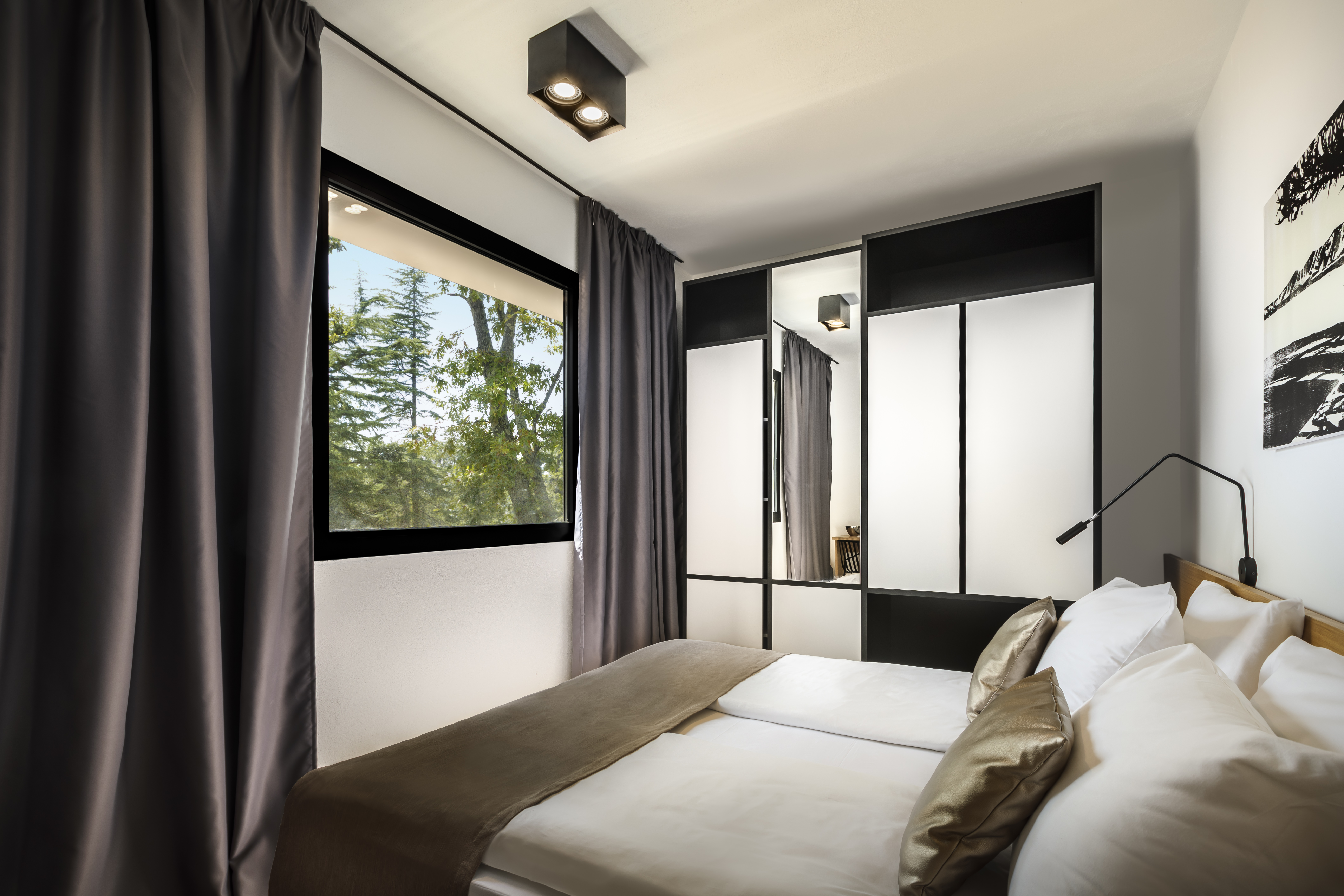 Secret, Villa