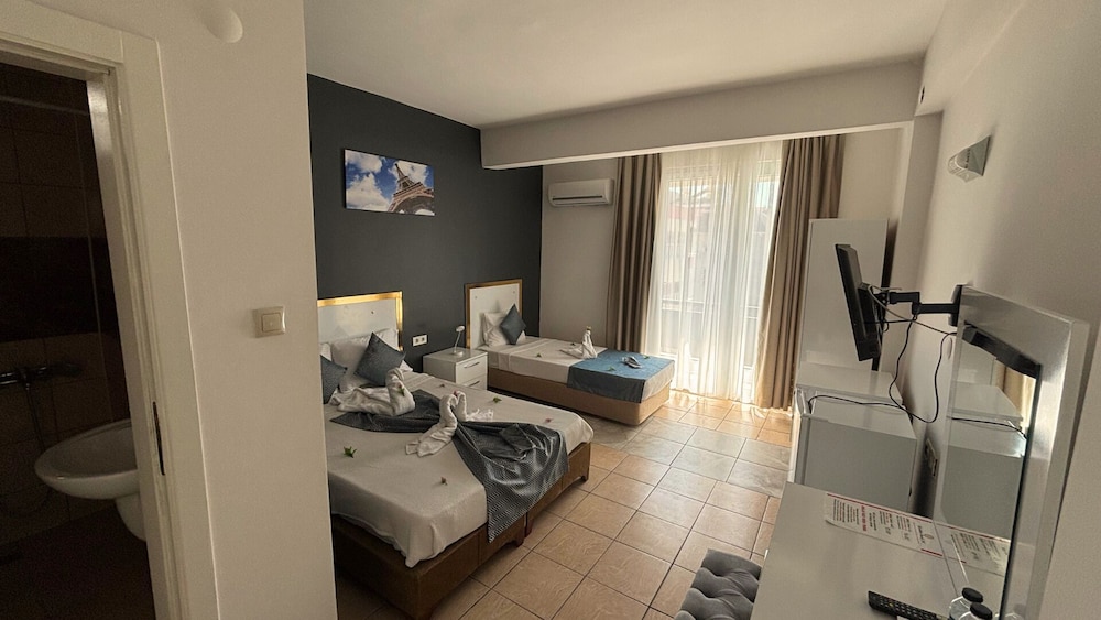 Moonbow Beach Hotel 22/50