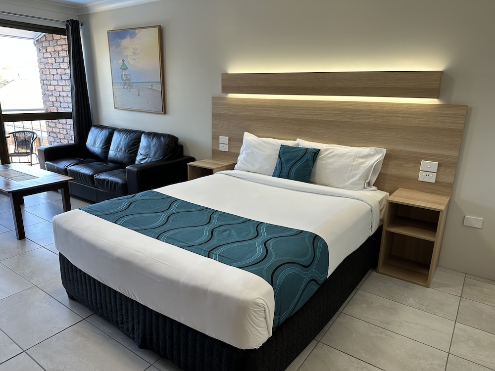 STANDARD, QUEEN BED, BALCONY