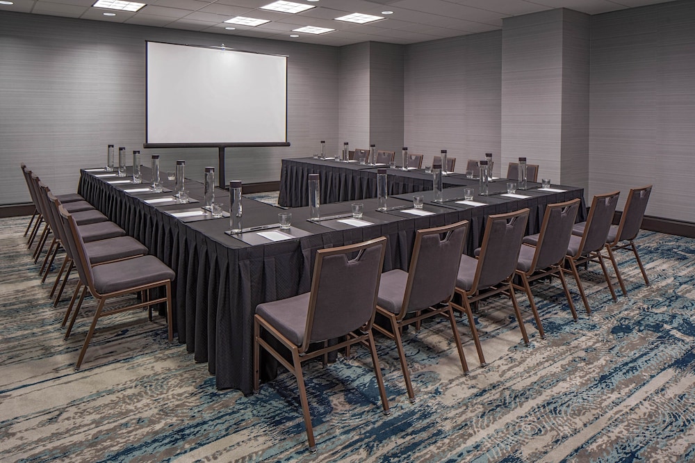 Hyatt Regency Indianapolis 57/69
