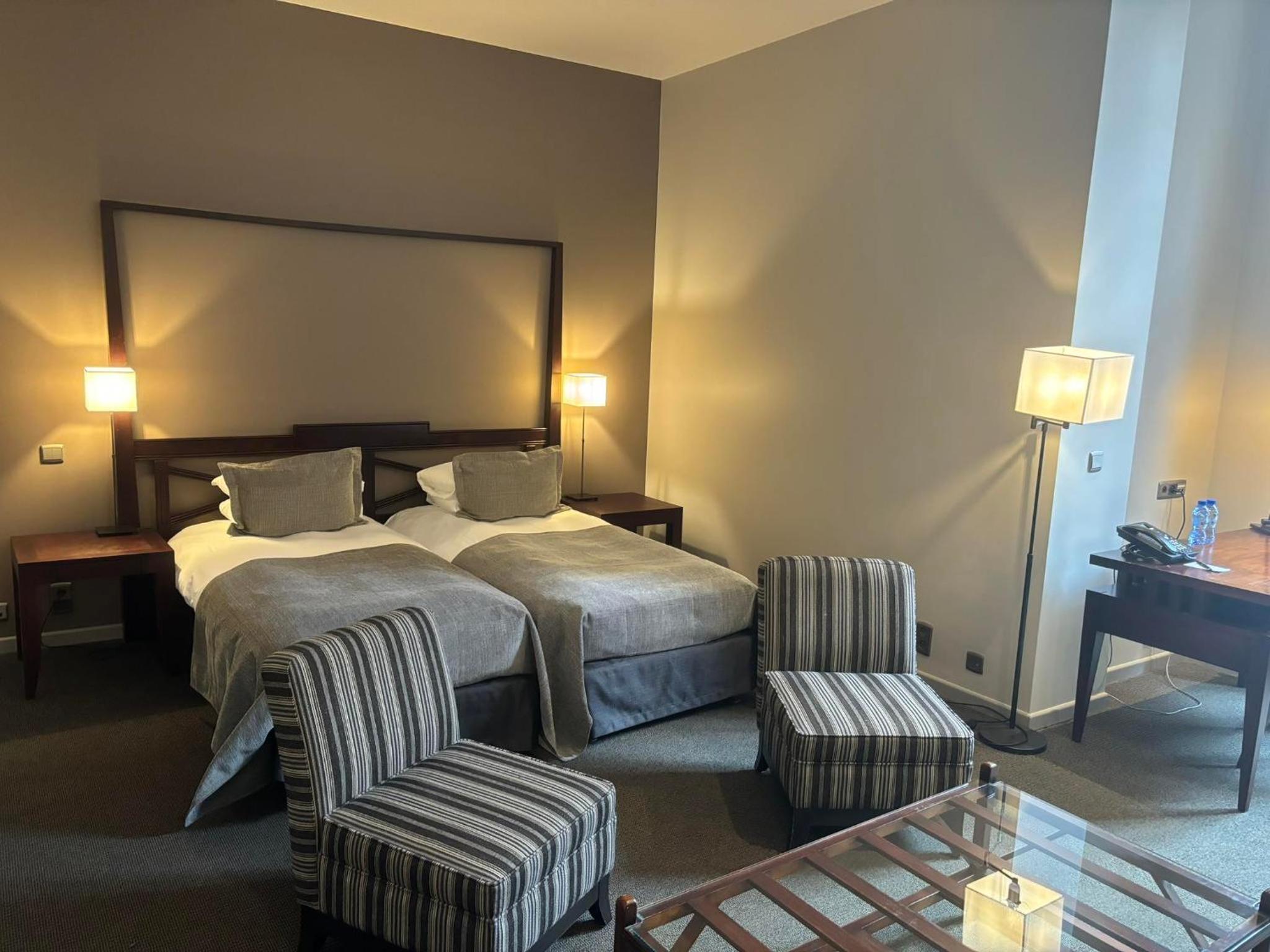 Charming, Kitchen, King Bed