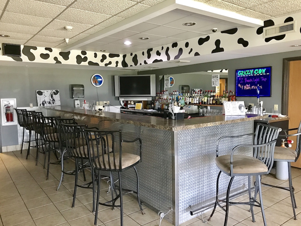 Quality Inn & Suites Belmont - Platteville 40/44